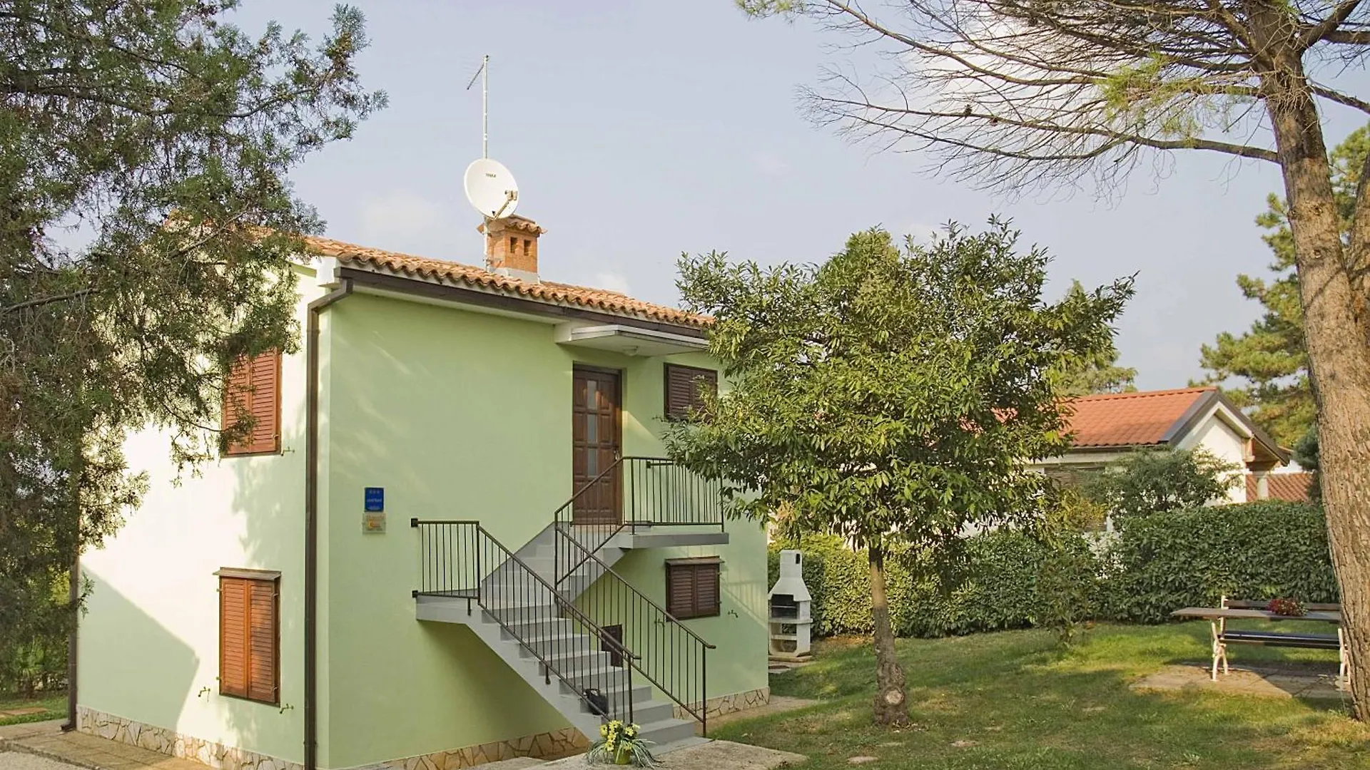 Daila Apartments Новиград